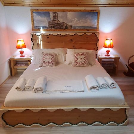 Aria Guesthouse Gjirokaster Luaran gambar