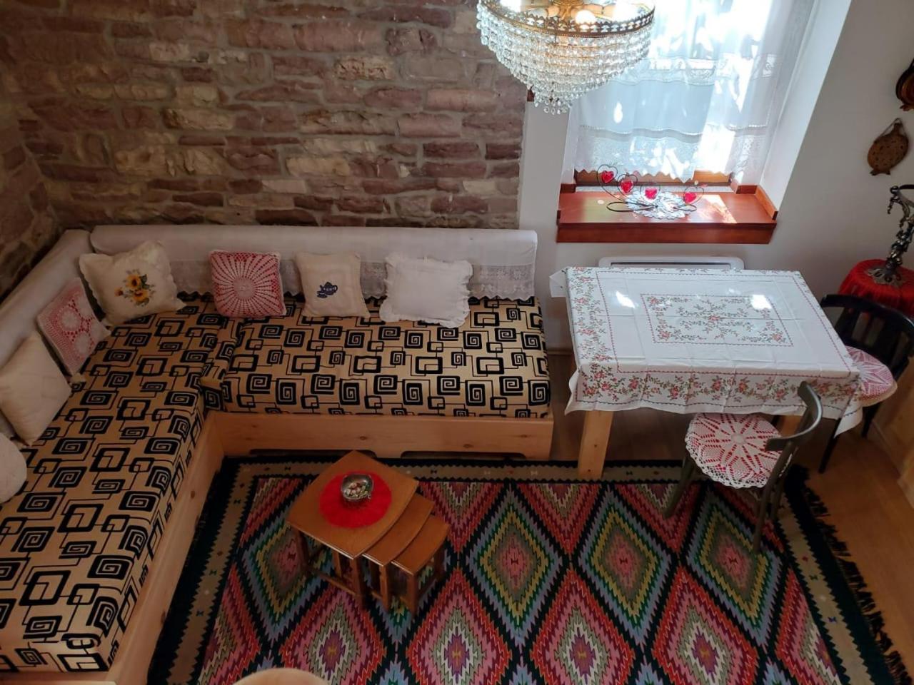 Aria Guesthouse Gjirokaster Luaran gambar