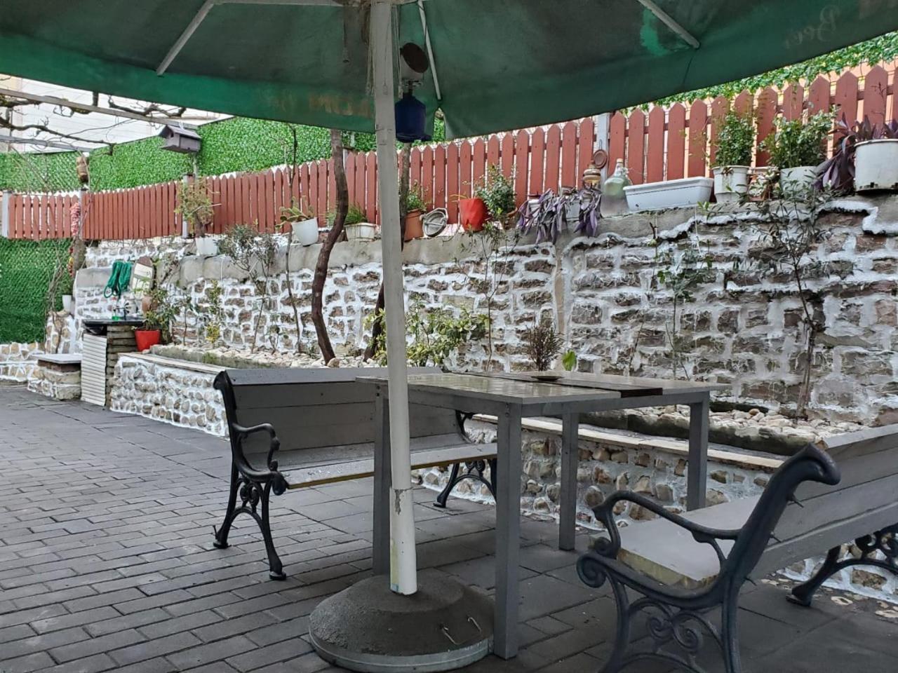 Aria Guesthouse Gjirokaster Luaran gambar