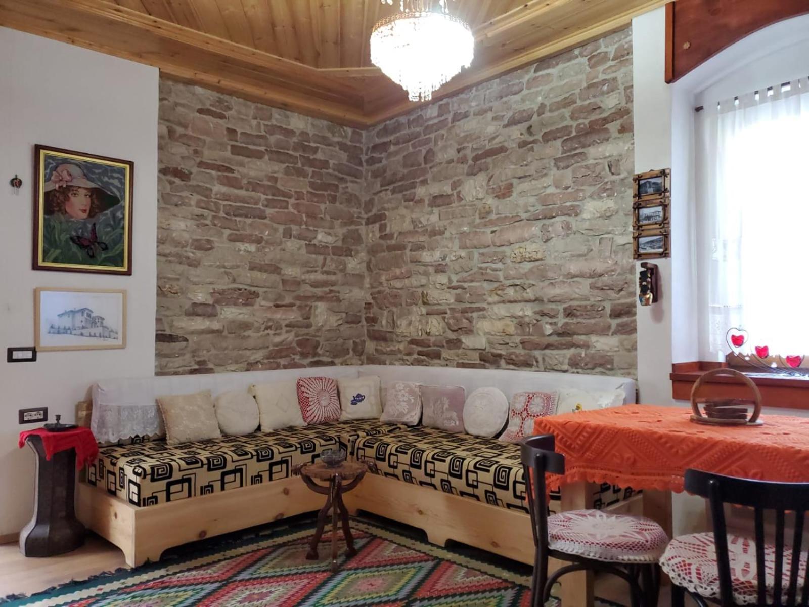 Aria Guesthouse Gjirokaster Luaran gambar
